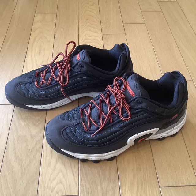 美品　NIKE AIR SKARN　CD2189-001 28.0cm