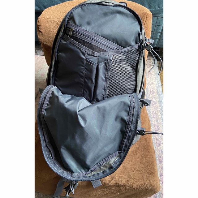 karrimor(カリマー)のkarrimour カリマー　バックパック　リュック　25L デイパック メンズのバッグ(バッグパック/リュック)の商品写真