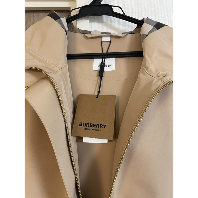 数量限定商品 BURBERRY ライトウェイト フーデットジャケット