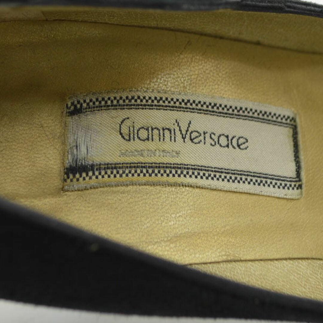 Gianni Versace(ジャンニヴェルサーチ)のGIANNI VERSACE / ジャンニ ヴェルサーチ ◆パンプス/スエード/ヒール/ブラック/サイズ36/箱付き 【レディース/ガールズ/LADY/女性/婦人】【靴/クツ/シューズ/SHOES】 レディースファッション  [0220385733] レディースの靴/シューズ(ハイヒール/パンプス)の商品写真