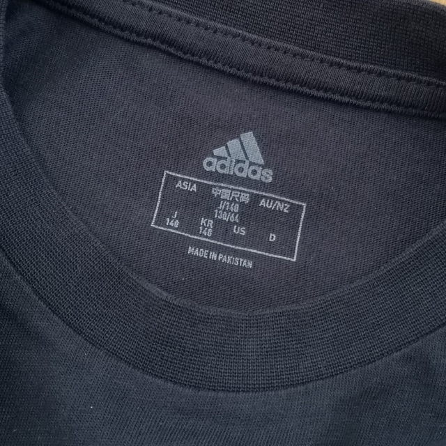 adidas(アディダス)のアディダス　ナイキ　半袖Ｔシャツ2枚セット  140 キッズ/ベビー/マタニティのキッズ服男の子用(90cm~)(Tシャツ/カットソー)の商品写真