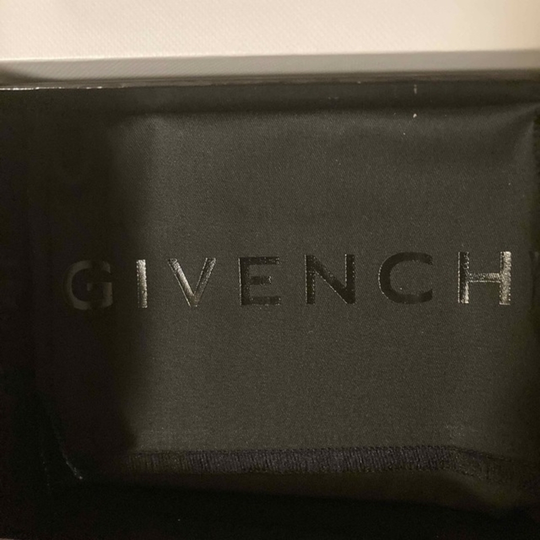 GIVENCHY - 正規品保証⭐︎ジバンシー4G 財布 コンパクトで機能的!の
