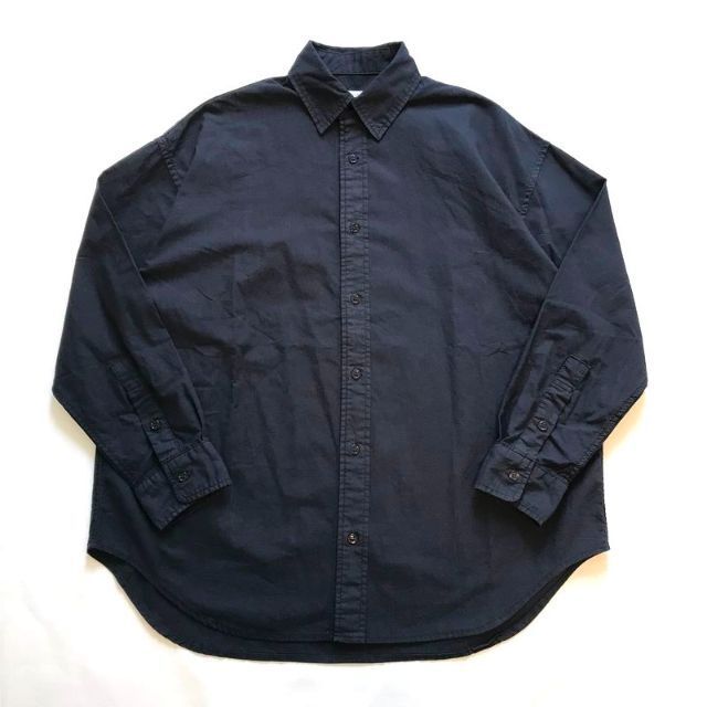 FRAMeWORK(フレームワーク)の23SS 完売 FRAMeWORK フレームワーク レギュラーカラーシャツ 紺 レディースのトップス(シャツ/ブラウス(長袖/七分))の商品写真