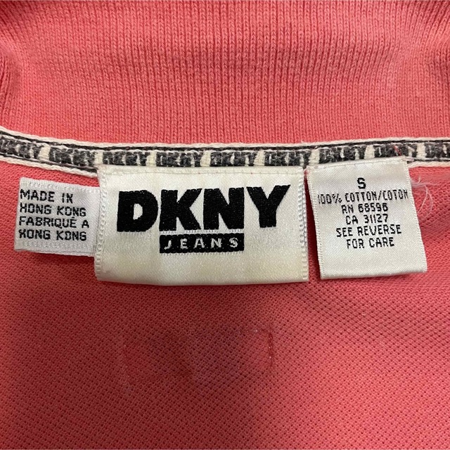 DKNY(ダナキャランニューヨーク)のDKNY JEANS スナップボタン半袖ワンピース　ひざ丈　コーラルピンク　S レディースのワンピース(ひざ丈ワンピース)の商品写真