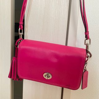 コーチ(COACH)のCOACH コーチ レガシーショルダーバッグ　タッセルチャーム(ショルダーバッグ)