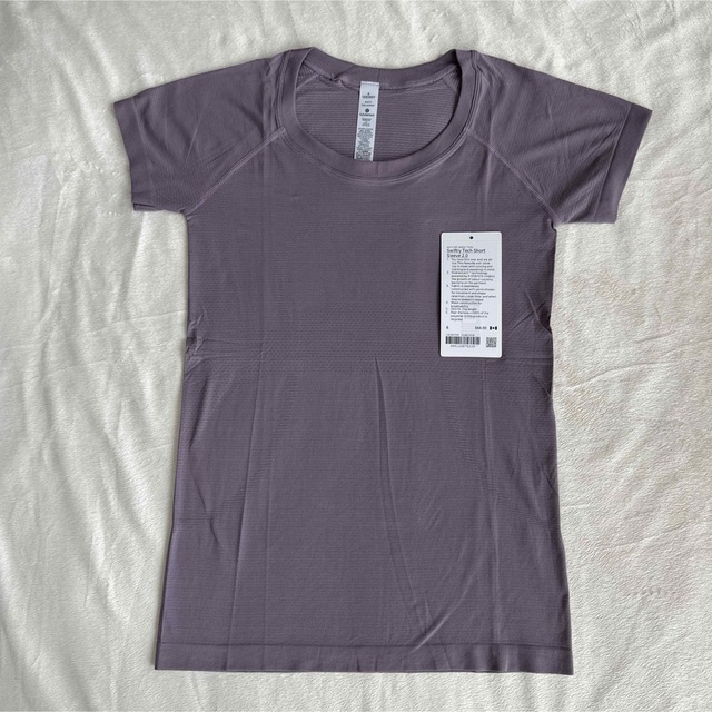 lululemon(ルルレモン)のLululemon Swiftly Tech Short Sleeve 2.0 レディースのトップス(Tシャツ(半袖/袖なし))の商品写真