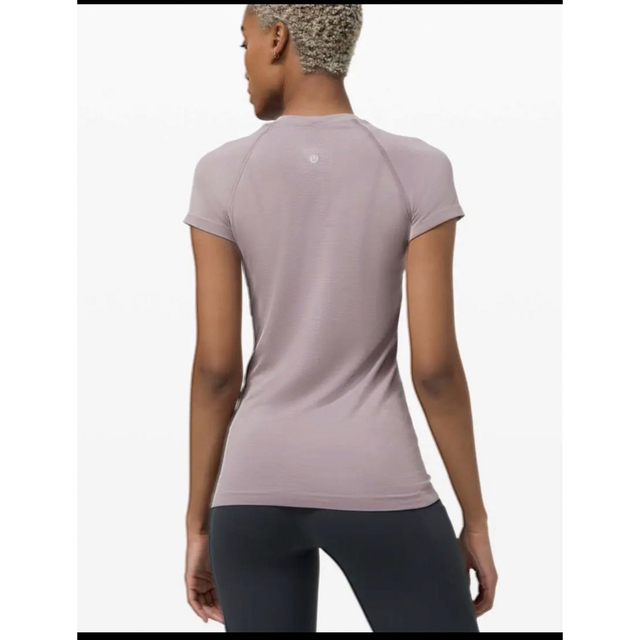 lululemon(ルルレモン)のLululemon Swiftly Tech Short Sleeve 2.0 レディースのトップス(Tシャツ(半袖/袖なし))の商品写真