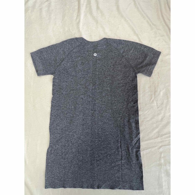 lululemon(ルルレモン)のLululemon Swiftly Tech Short Sleeve 2.0 レディースのトップス(Tシャツ(半袖/袖なし))の商品写真