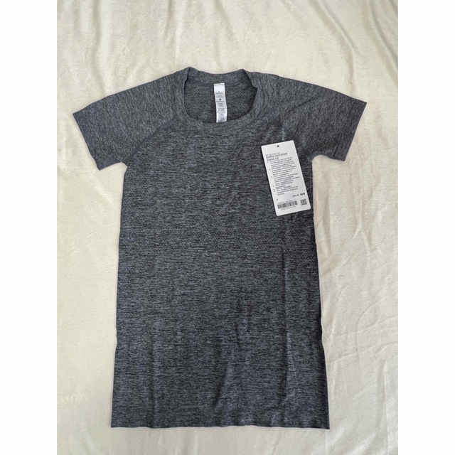 lululemon(ルルレモン)のLululemon Swiftly Tech Short Sleeve 2.0 レディースのトップス(Tシャツ(半袖/袖なし))の商品写真