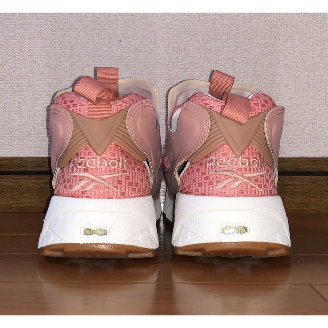 Reebok(リーボック)の良品 REEBOK PUMP FURY OFF TG 23.5cm ピンク og レディースの靴/シューズ(スニーカー)の商品写真