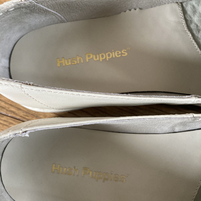 Hush Puppies(ハッシュパピー)のハシュパピー　オフホワイト　24センチ レディースの靴/シューズ(ローファー/革靴)の商品写真