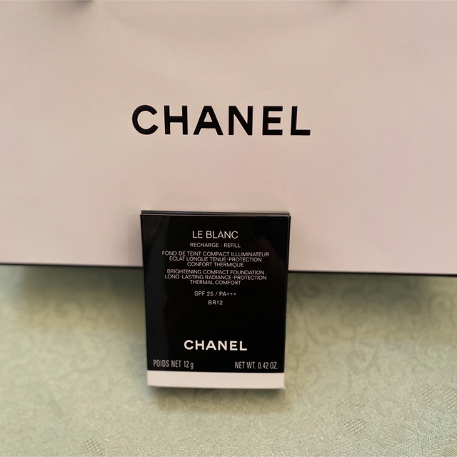 CHANEL(シャネル)の新品未使用【CHANEL】ルブラン ブライトニング コンパクト BR12 コスメ/美容のベースメイク/化粧品(ファンデーション)の商品写真