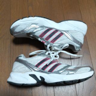 アディダス(adidas)のアディダス　スニーカー(スニーカー)