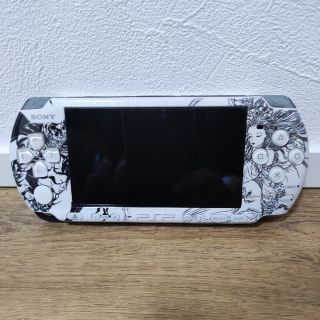 プレイステーションポータブル(PlayStation Portable)のSONY PSP3000  （DISSIDIA 限定モデル)(携帯用ゲームソフト)