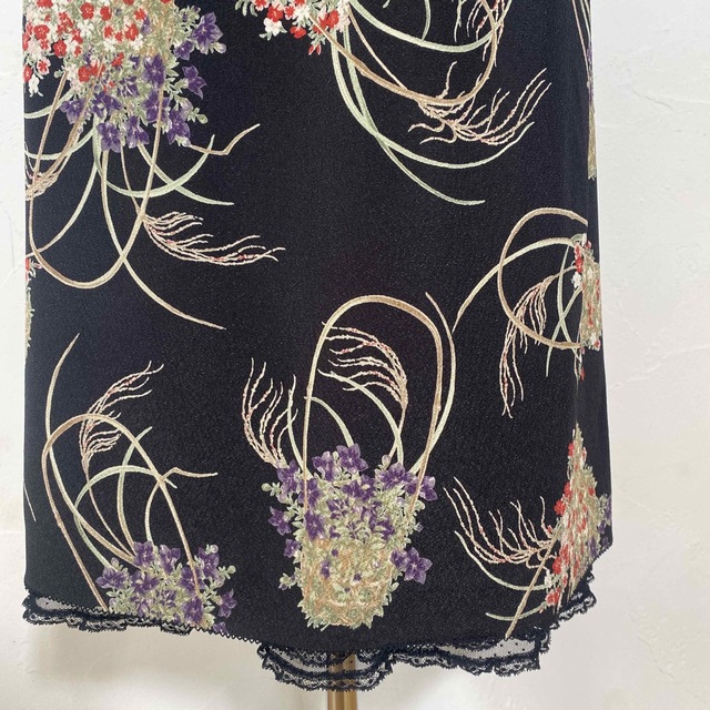 カネコイサオ　花籠縮緬スカートです。とても上品な柄になります。 4