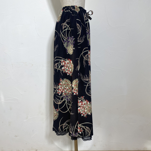カネコイサオ　花籠縮緬スカートです。とても上品な柄になります。 8