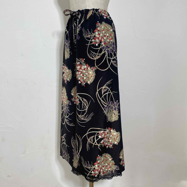 カネコイサオ　花籠縮緬スカートです。とても上品な柄になります。 6