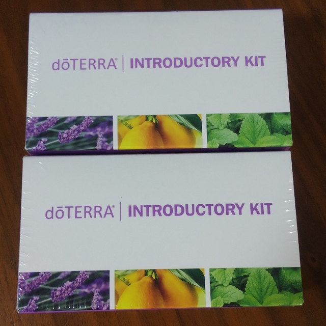 doTERRA(ドテラ)の★doTERRA ドテラ イントロキット 2セット 新品未開封 コスメ/美容のリラクゼーション(エッセンシャルオイル（精油）)の商品写真