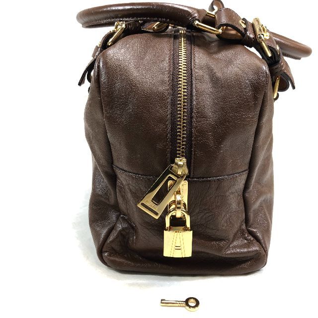 【美品】ADMJ レザー 鍵付ショルダーバッグ 肩掛け ブラウン レディースのバッグ(ショルダーバッグ)の商品写真