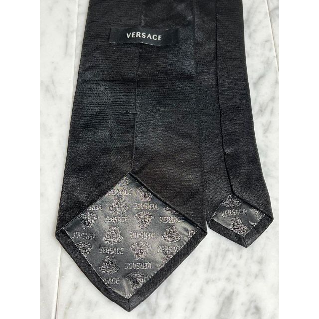 現行タグ‼️高級ネクタイ✨️極美品✨️】VERSACE ブラック ストライプ