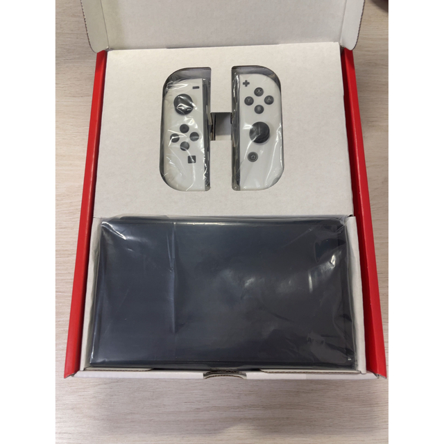 Nintendo Switch(ニンテンドースイッチ)のNintendo Switch 有機ELモデル本体 エンタメ/ホビーのゲームソフト/ゲーム機本体(家庭用ゲーム機本体)の商品写真