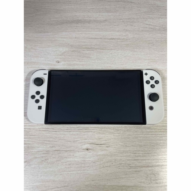 Nintendo Switch(ニンテンドースイッチ)のNintendo Switch 有機ELモデル本体 エンタメ/ホビーのゲームソフト/ゲーム機本体(家庭用ゲーム機本体)の商品写真