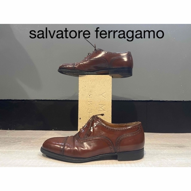 salvatore ferragamo ウイングチップ  メダリオン　内羽