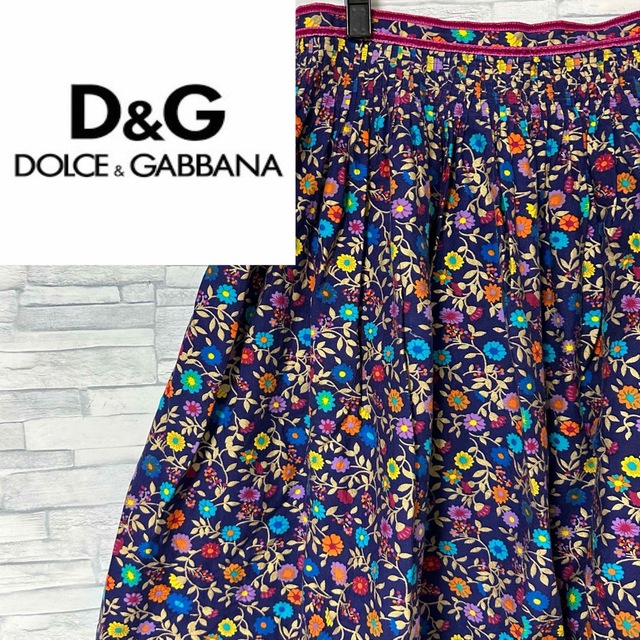 DOLCE&GABBANA(ドルチェアンドガッバーナ)の【希少】イタリア製 ドルチェアンドガッバーナ スカート 花柄 フレアスカート レディースのスカート(ひざ丈スカート)の商品写真