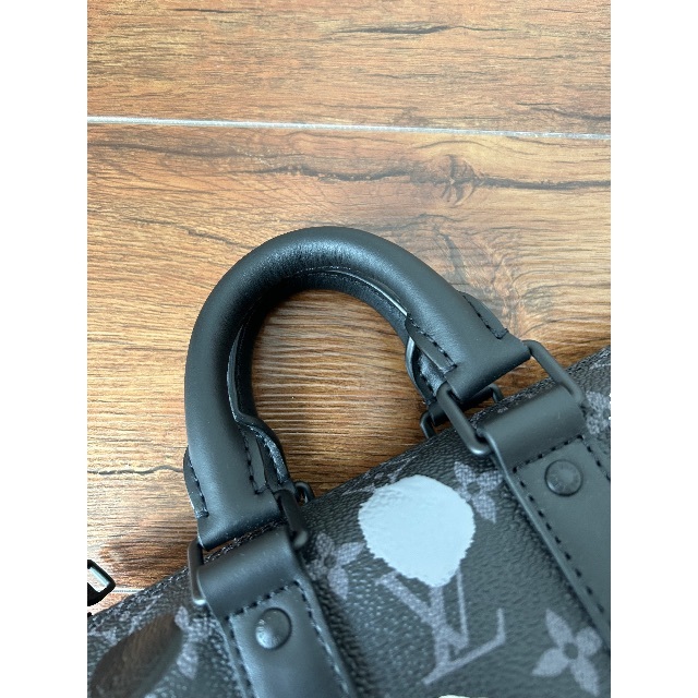 人気ブランド YK × 新品未使用LV キーポル・バンドリエール 草間彌生 ルイヴィトン 25 ショルダーバッグ 草間彌生 ルイヴィトン キーポル・バンドリエール 25