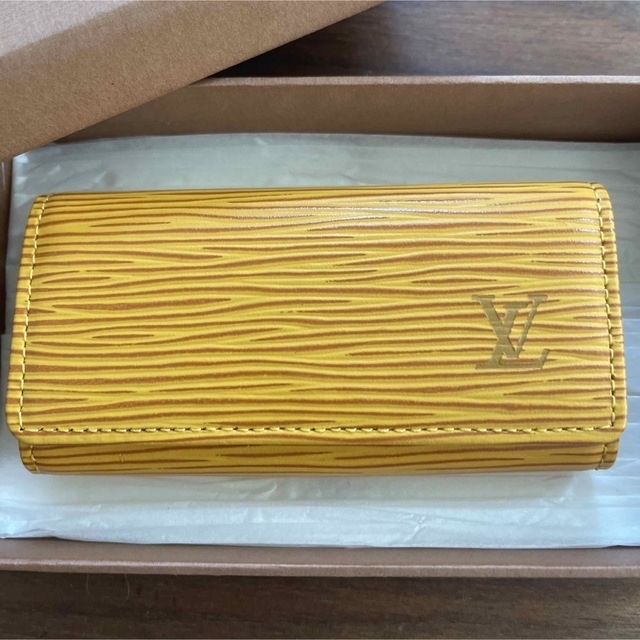 LOUIS VUITTON(ルイヴィトン)の新品未使用品　ルイヴィトン エピ キーケース 4連 イエロー レディースのファッション小物(キーケース)の商品写真