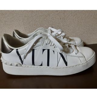 VALENTINO   VALENTINO ヴァレンティノ オープンスニーカー VLTN 映え