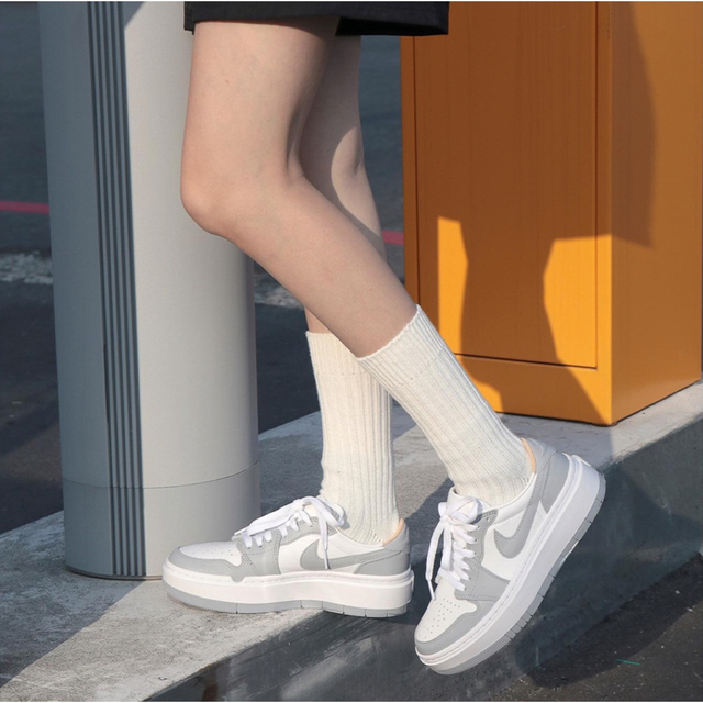 NIKE - ナイキ ウィメンズ エア ジョーダン 1 エレベート グレー NIKE - ナイキ ウィメンズ エア ジョーダン 1 エレベート グレー