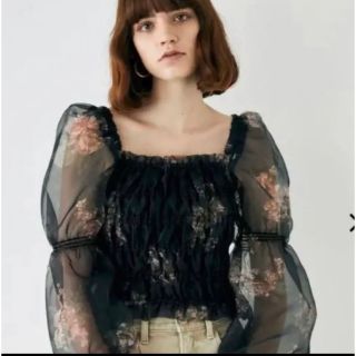 マウジー(moussy)のmoussy ブラウス 花柄(シャツ/ブラウス(長袖/七分))