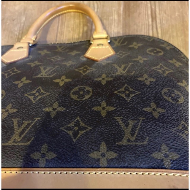 LOUIS VUITTON アルマ 9