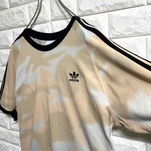 adidas(アディダス)のアディダス　リンガーTシャツ　タイダイ柄　3本ライン　メンズXLサイズ メンズのトップス(Tシャツ/カットソー(半袖/袖なし))の商品写真