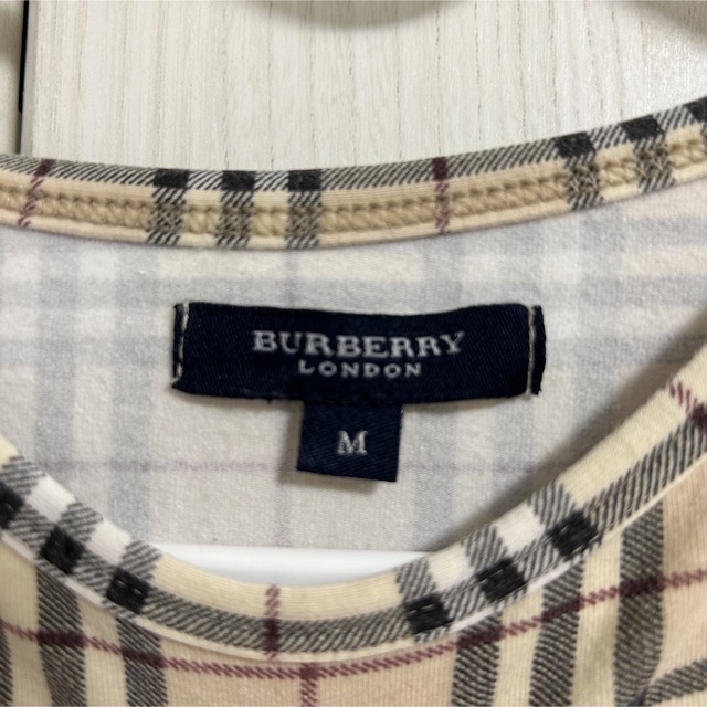 BURBERRY - 削除しますバーバリーTシャツの通販 by ♡shop|バーバリー