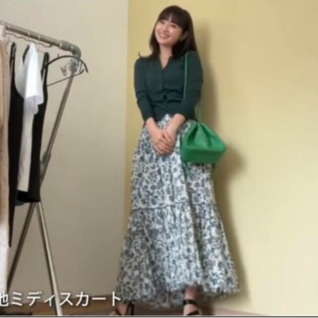 ZARA(ザラ)の即完売★新品タグ付き★ザラ/ZARA★柳橋唯さん着用★フラワー柄ロングスカート レディースのスカート(ロングスカート)の商品写真