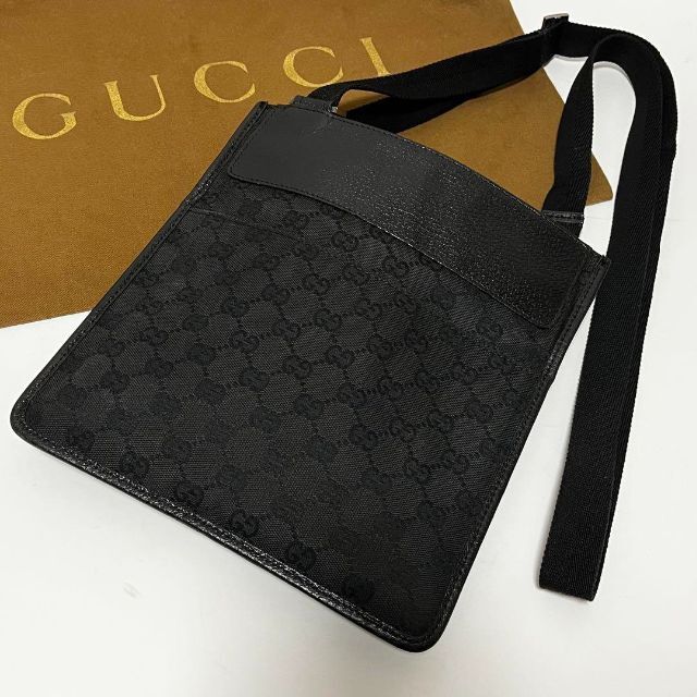 Gucci - 美品✨グッチ ショルダーバッグ サコッシュ GGキャンバス