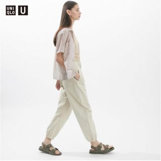 ユニクロ(UNIQLO)のUNIQLO ユニクロ　タックジョガーパンツ　64(カジュアルパンツ)