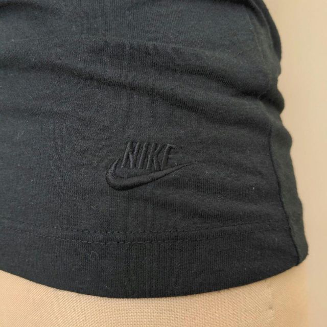 NIKE(ナイキ)のナイキ nike スポーツウエア Tシャツ レディース スリムフィット M 黒 レディースのトップス(Tシャツ(半袖/袖なし))の商品写真