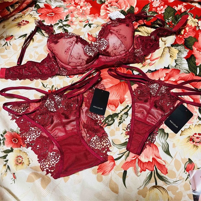 Ravijour★LINGERIEAM★サテン巾着袋★花柄刺繍ブラショーツB70