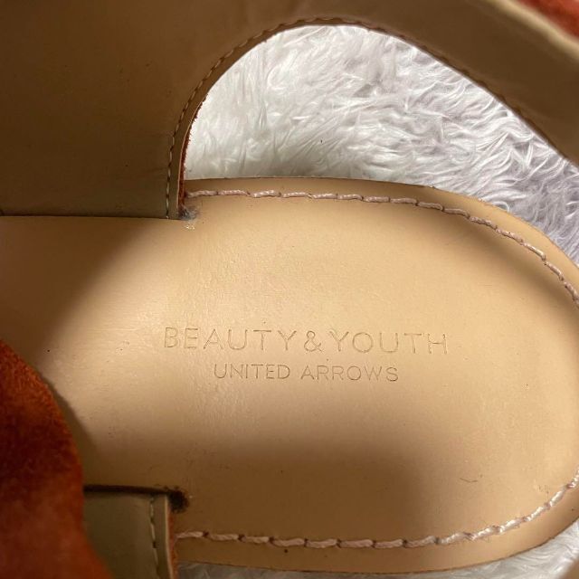 BEAUTY&YOUTH UNITED ARROWS(ビューティアンドユースユナイテッドアローズ)のs289 BEAUTY&YOUTH スウェードクロスサンダル フラットシューズ レディースの靴/シューズ(サンダル)の商品写真