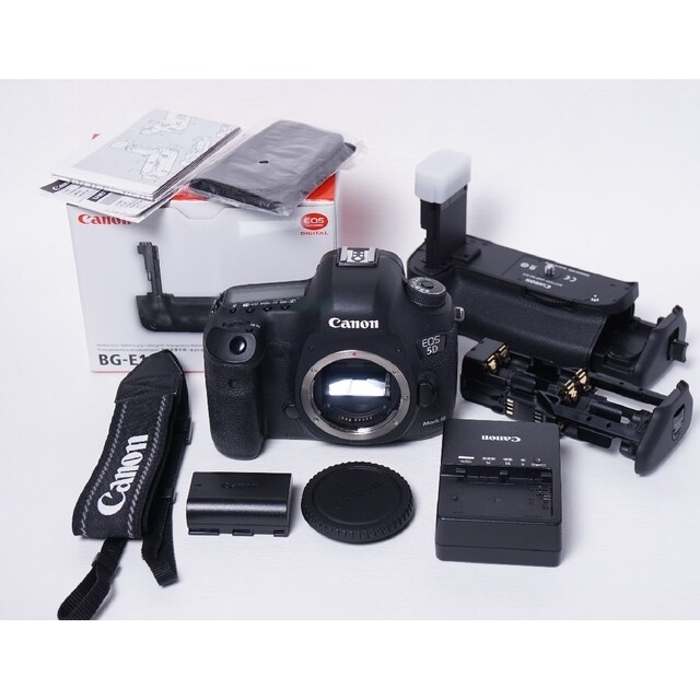 中古商品は完璧な物 Canon EOS 5D Mark III バッテリーグリップ付き