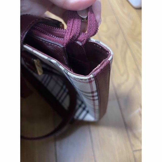 BURBERRY(バーバリー)のKana2019様専用BURBERRY ノバチェック  トートバッグ　レッド　 レディースのバッグ(トートバッグ)の商品写真