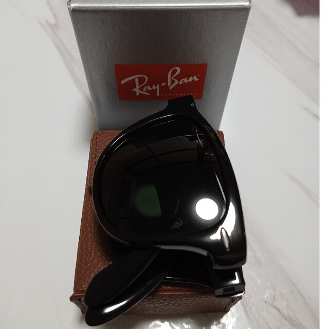 Ray-Ban(レイバン)のRay-Ban　レイバン　サングラス　折りたたみ　ブラック　RB4105 黒 メンズのファッション小物(サングラス/メガネ)の商品写真