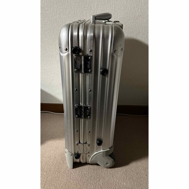 RIMOWA(リモワ)のリモワ 2輪スーツケース トパス  シルバー 54.5cm/35L メンズのバッグ(トラベルバッグ/スーツケース)の商品写真