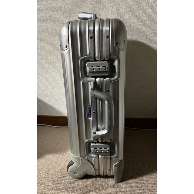 RIMOWA(リモワ)のリモワ 2輪スーツケース トパス  シルバー 54.5cm/35L メンズのバッグ(トラベルバッグ/スーツケース)の商品写真