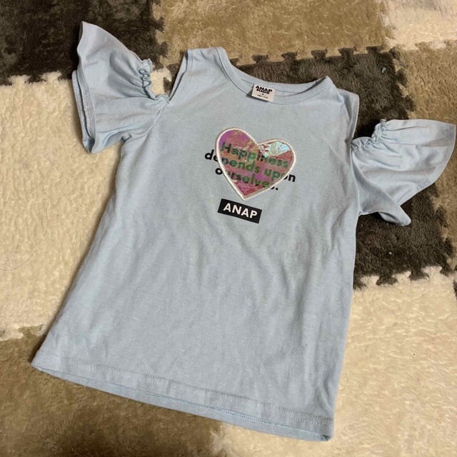 ANAP Kids(アナップキッズ)のアナップキッズ　肩出し　ハートモチーフ　Tシャツ キッズ/ベビー/マタニティのキッズ服女の子用(90cm~)(Tシャツ/カットソー)の商品写真