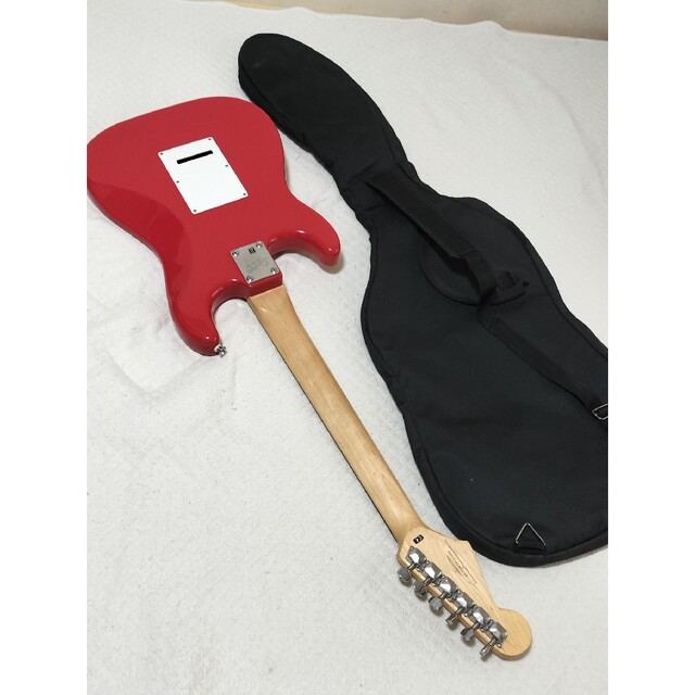 Fender(フェンダー)のSquier ストラトキャスター フェスタレッド オマケケース付き 初心者最適！ 楽器のギター(エレキギター)の商品写真