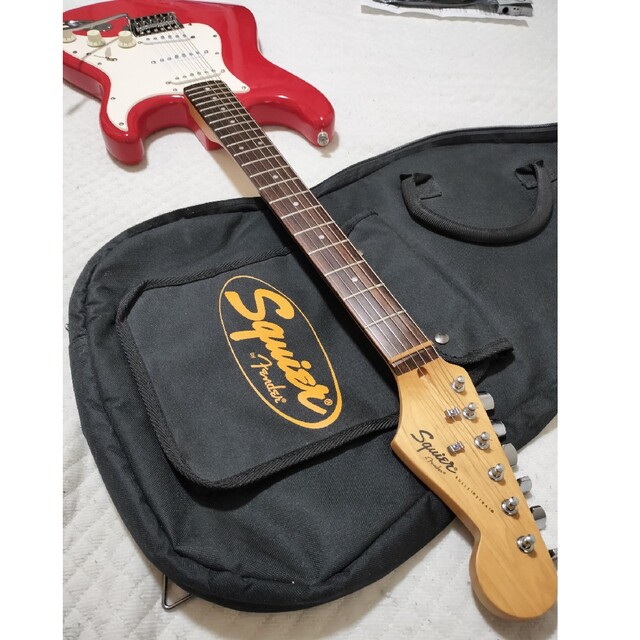 Fender(フェンダー)のSquier ストラトキャスター フェスタレッド オマケケース付き 初心者最適！ 楽器のギター(エレキギター)の商品写真